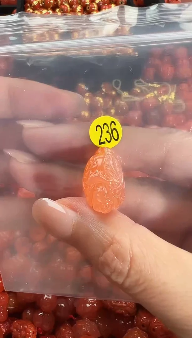 颈饰未镶嵌南红玛瑙1