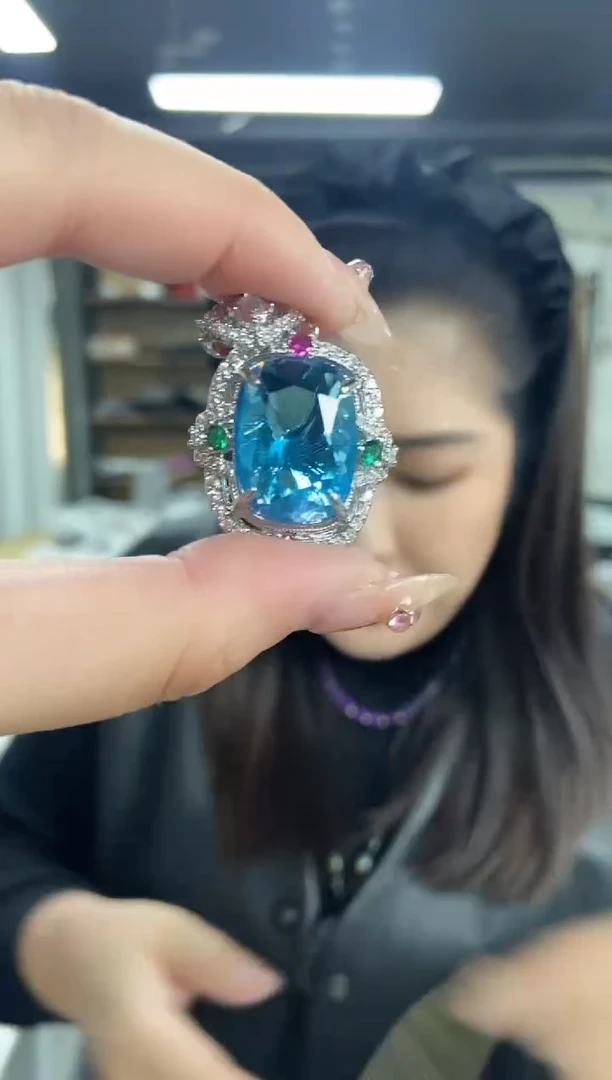 【闪购商品】托帕石吊坠未镶嵌多样性发其一颜色微差