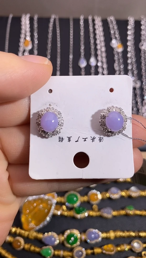 18K金镶嵌翡翠耳饰耳饰