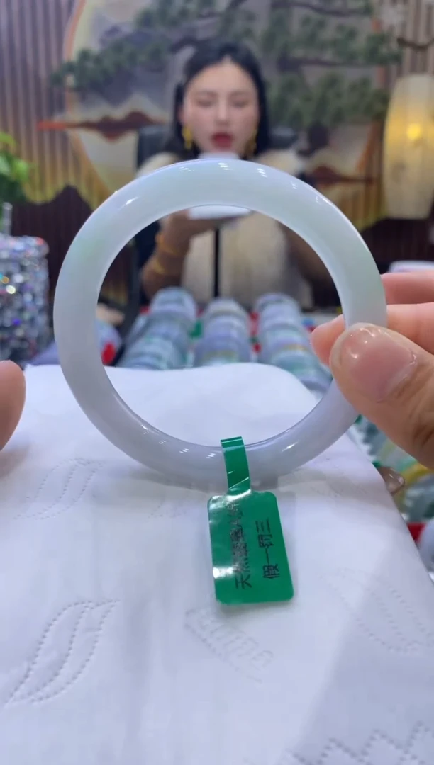 【闪购商品】翡翠手镯未镶嵌多人09213