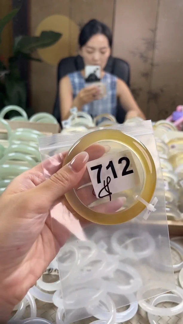 手镯玛瑙/玉髓未镶嵌h*ᐝ712