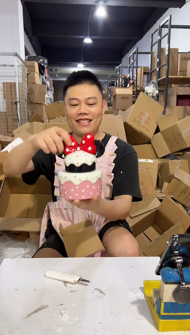 瓷片原盒米妮蛋糕罐子