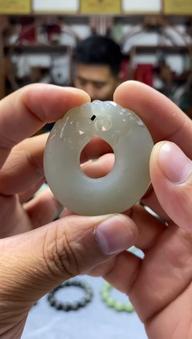 和田玉未镶嵌挂件双龙护主平安扣