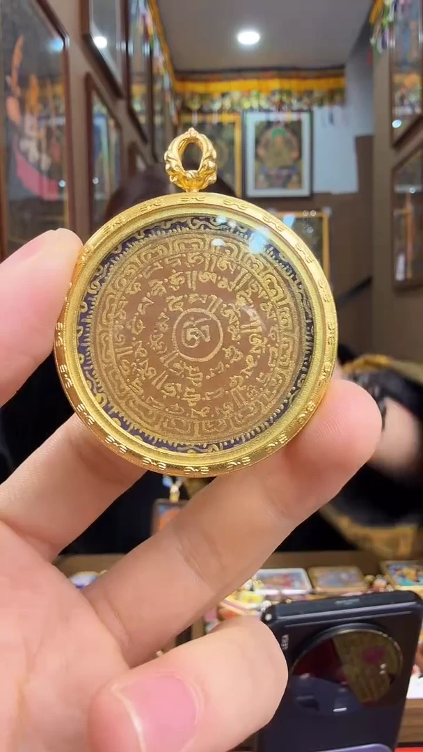 吊坠六字真言-纯手绘唐卡