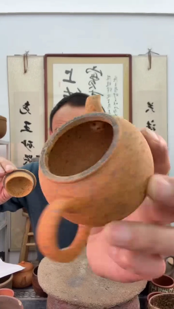 全手工天成系列无釉裸烧圆形小壶150毫升