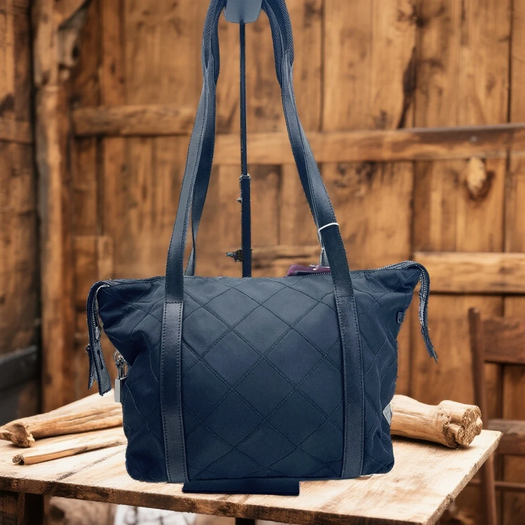 95新 Prada/普拉达   黑色手提包 1664 0582