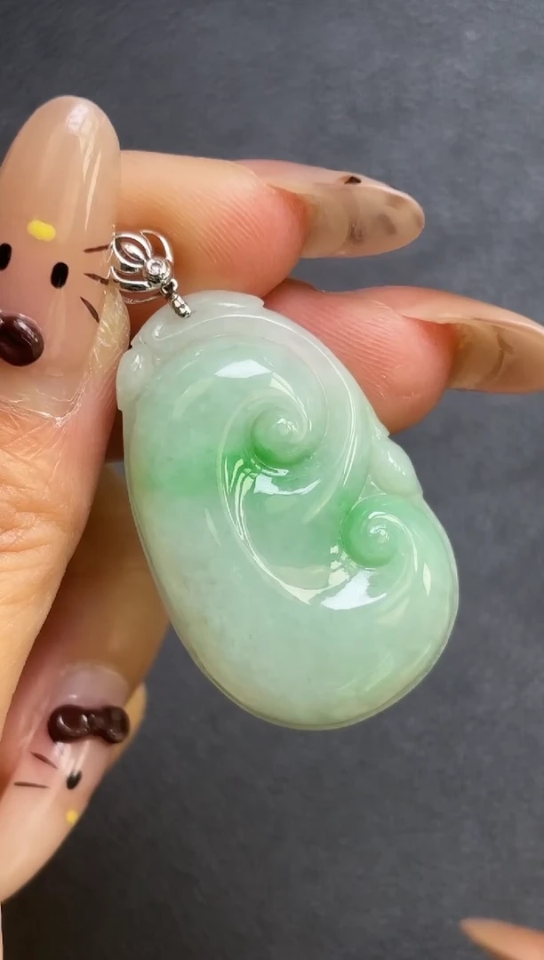 颈饰18K金镶嵌翡翠如意