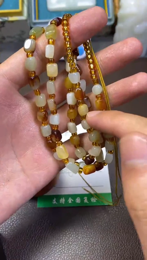 和田玉未镶嵌吊坠(不含链)角*和田玉