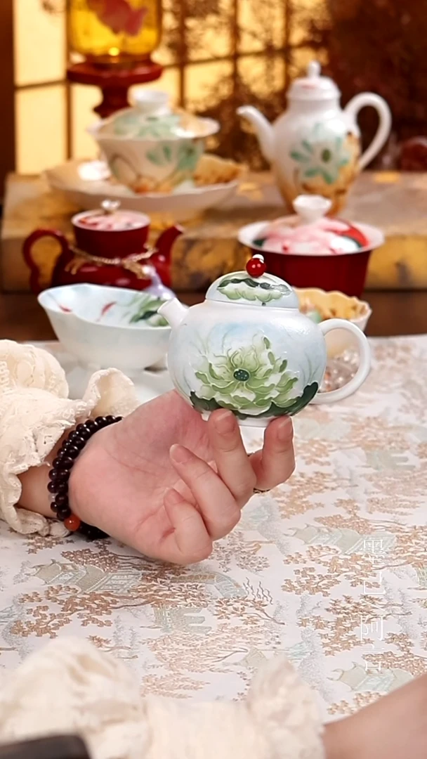 有田烧-荷畔映波蓝-圆满壶