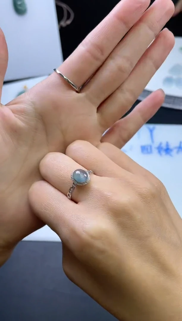 【闪购商品】翡翠挂件18K金镶嵌蛋面戒指