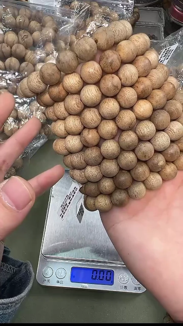 【闪购商品】沉香柬埔寨老菩萨风化10mm单圈