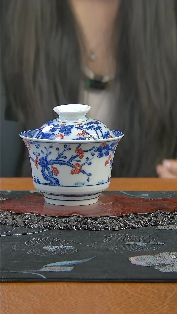 景德镇陶瓷青花釉里红松竹梅盖碗
