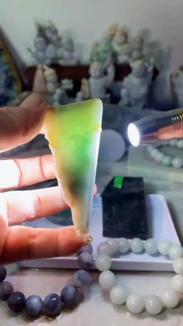 【闪购商品】翡翠吊坠(不含链)未镶嵌A178