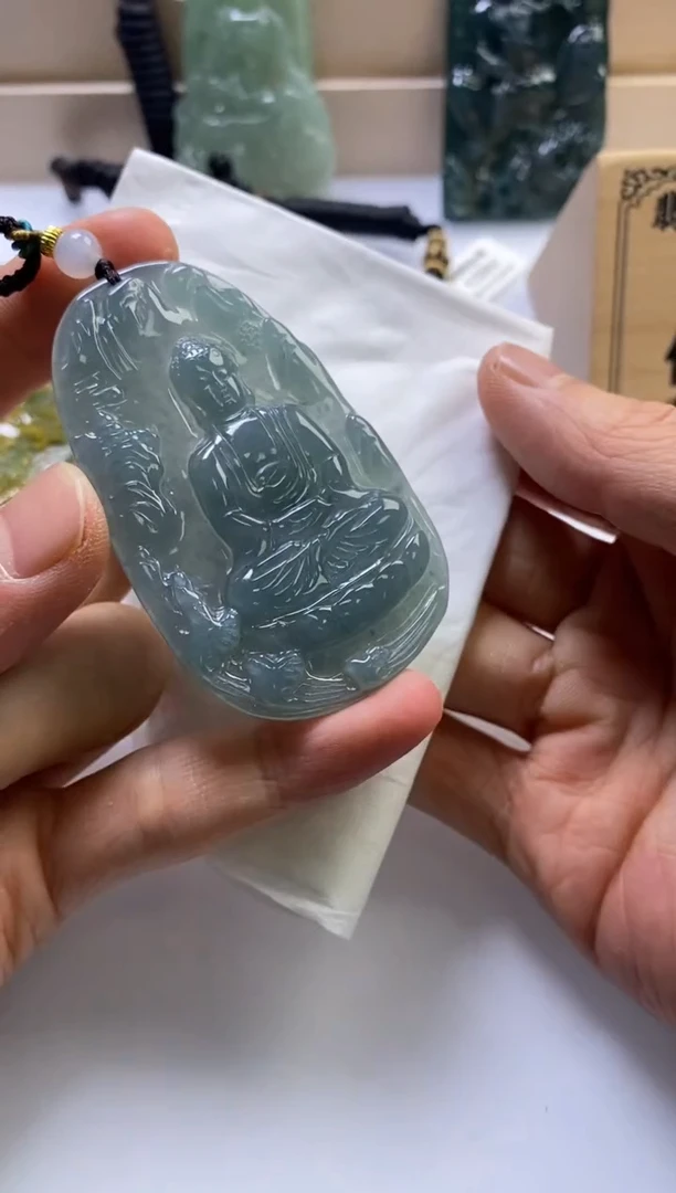 颈饰未镶嵌翡翠