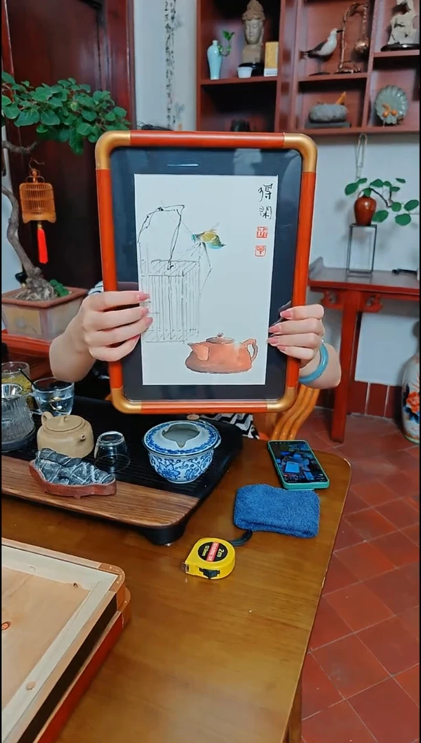 国画阿里丁/手绘画心/摆台得闲蝈蝈茶壶/23*32厘米