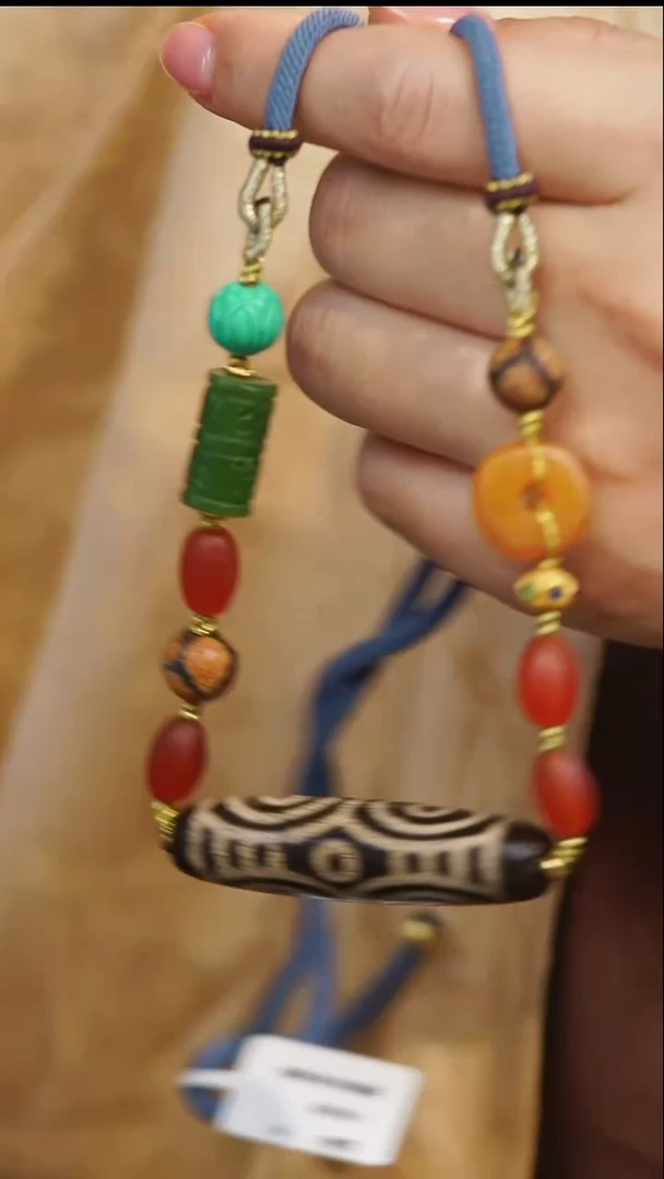 玛瑙/玉髓（覆膜）颈饰未镶嵌龙六