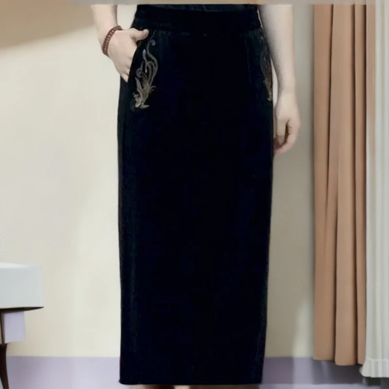 新款百搭刺绣凤尾花时尚中筒裤