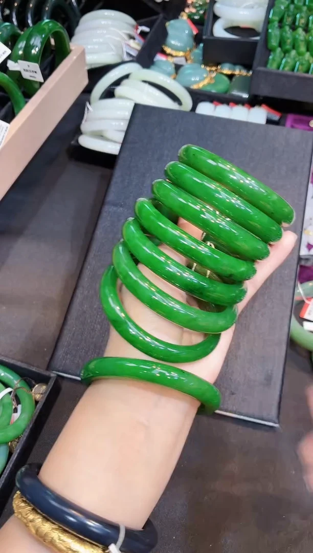 未镶嵌手镯和田玉57-63多样性发一