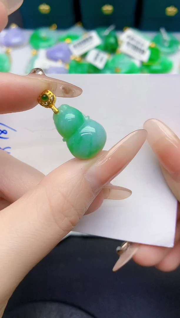 颈饰未镶嵌翡翠缅甸天然翡翠A货