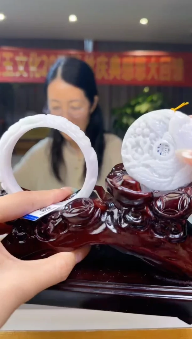 翡翠未镶嵌颈饰底座MM@@960Q3J18457