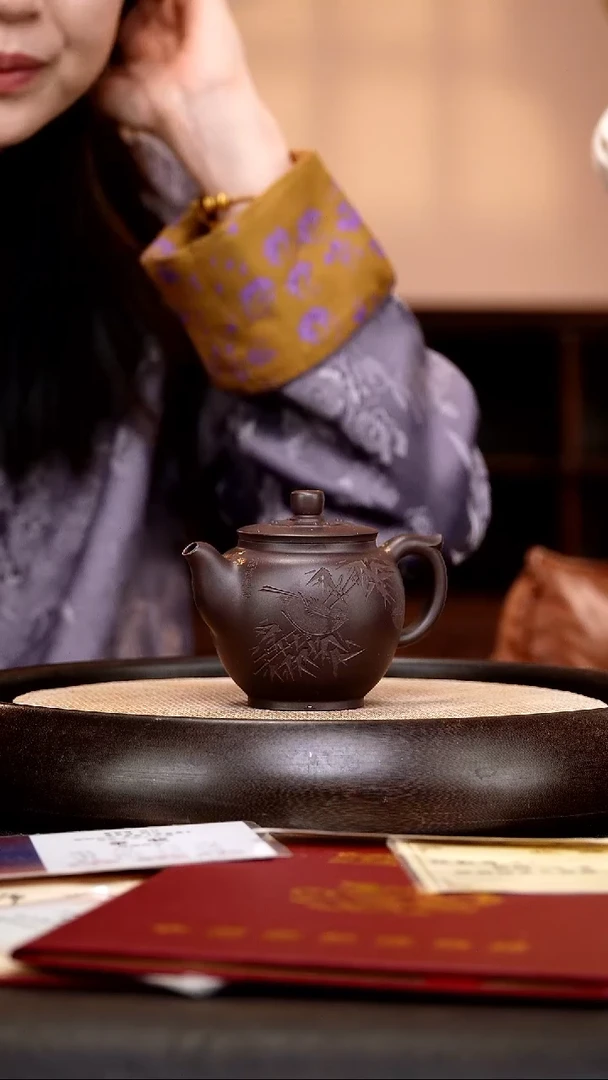 茶壶紫砂ZCP113 含蕴    黑墩头  200cc