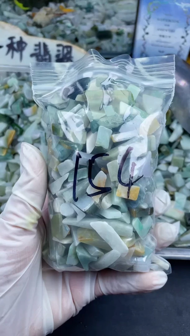 【闪购商品】翡翠颈饰未镶嵌天然翡翠小号500克154