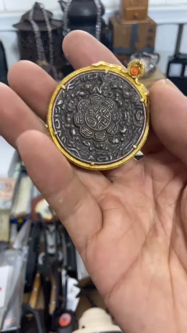 瓷片闪购商品  如图所示