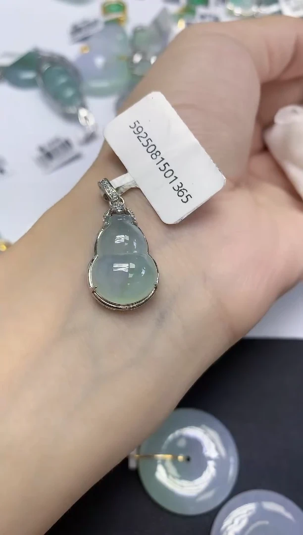 颈饰未镶嵌翡翠天然缅甸翡翠A货多样性发一件