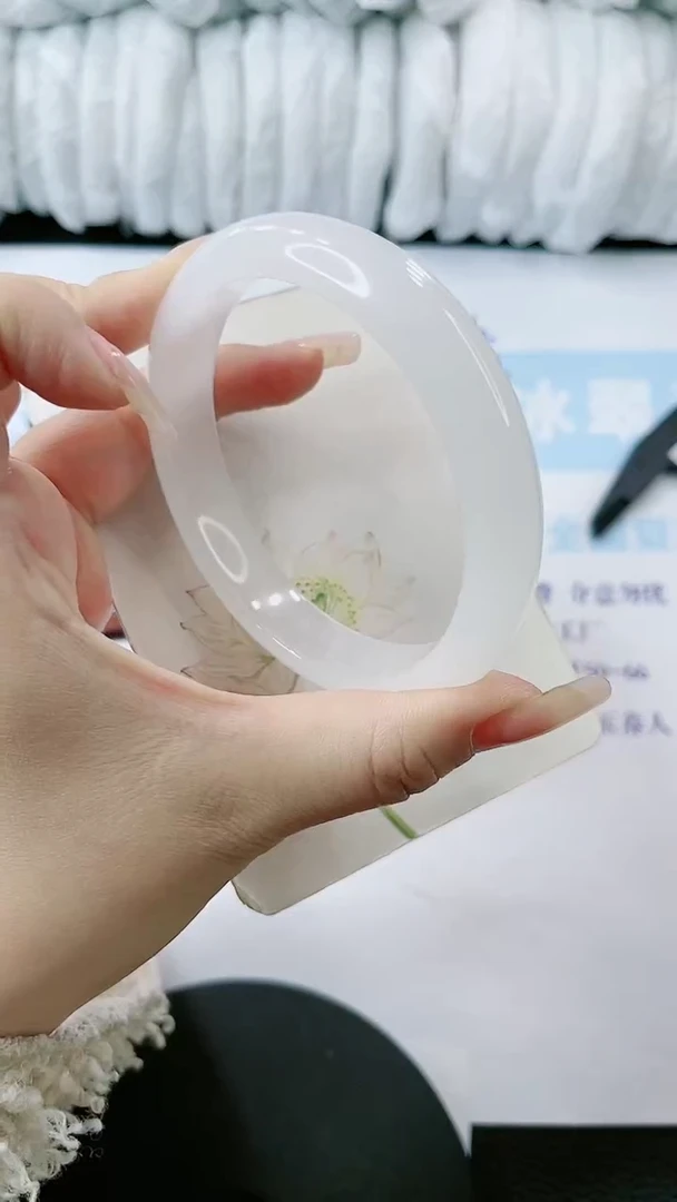 【闪购商品】石英质玉手镯未镶嵌多样性发货F6-64
