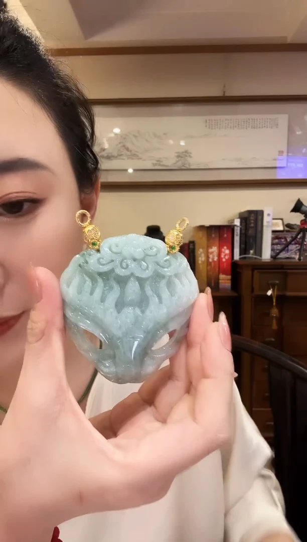翡翠未镶嵌颈饰国风