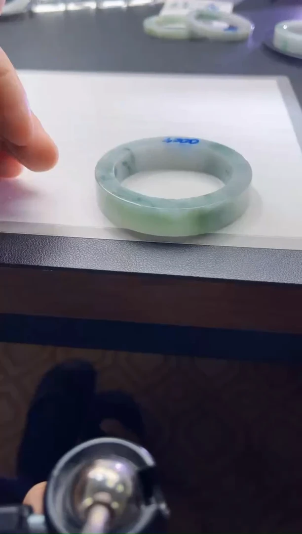 未镶嵌手镯定制翡翠手镯