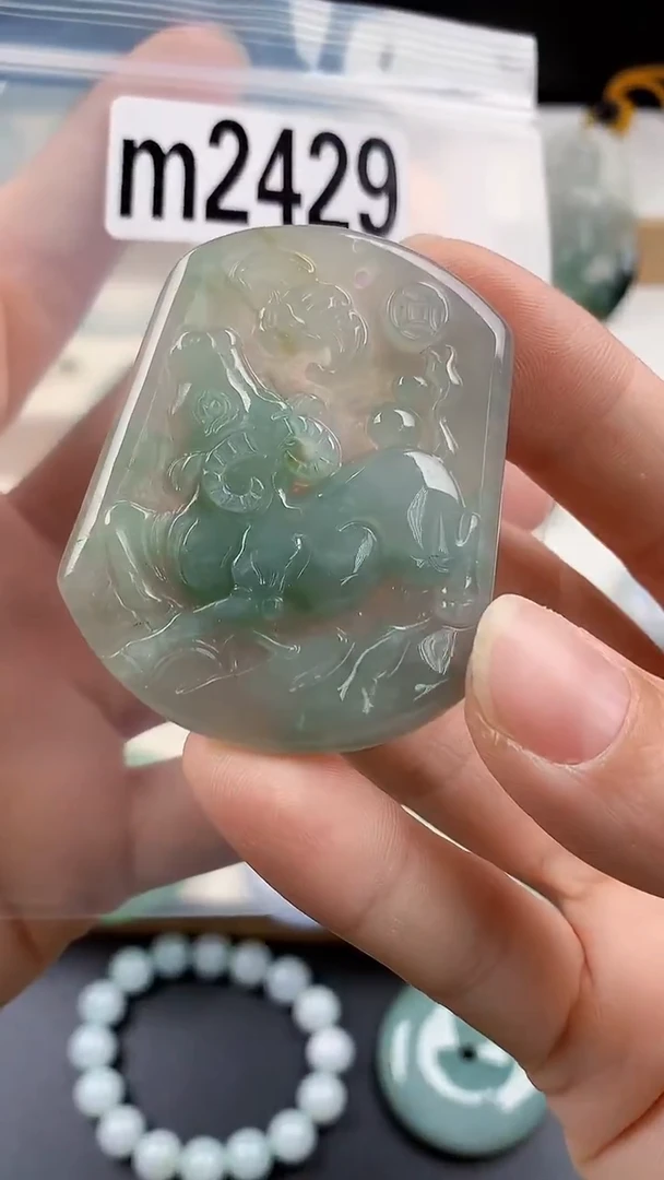 颈饰未镶嵌翡翠天然翡翠吊坠挂件