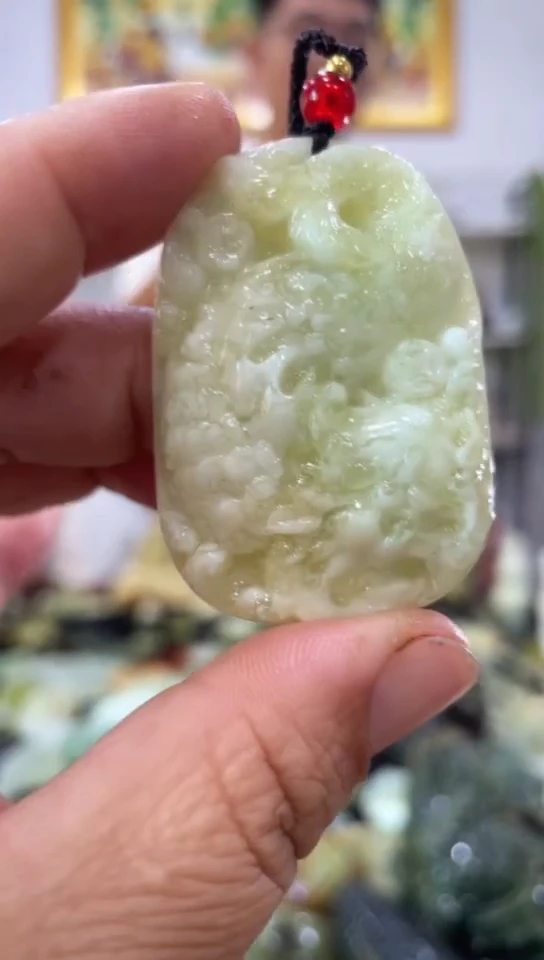 未镶嵌岫玉吊坠
