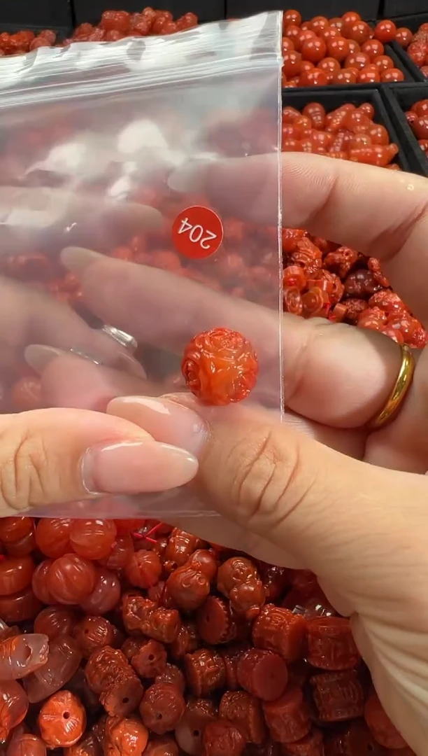 颈饰未镶嵌南红玛瑙1