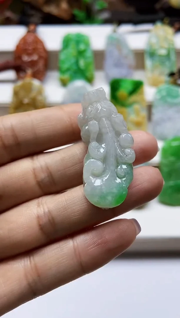 颈饰未镶嵌翡翠翡翠A货