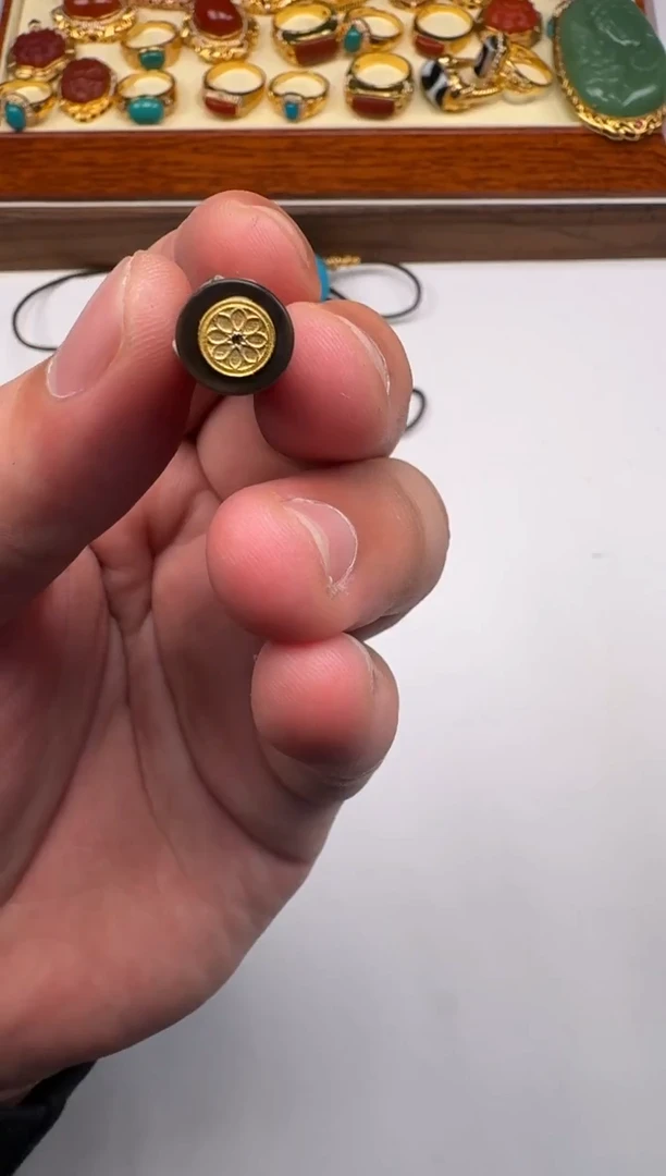 18K金镶嵌1玛瑙/玉髓喜**～配饰配饰