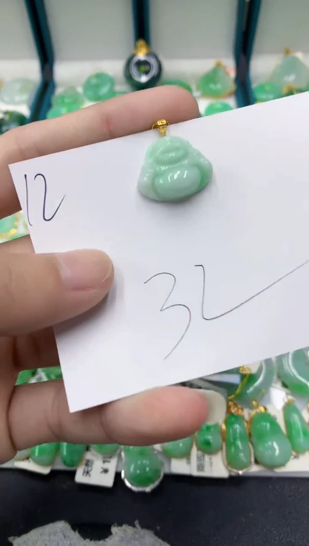 【闪购商品】翡翠颈饰18K金镶嵌翡翠