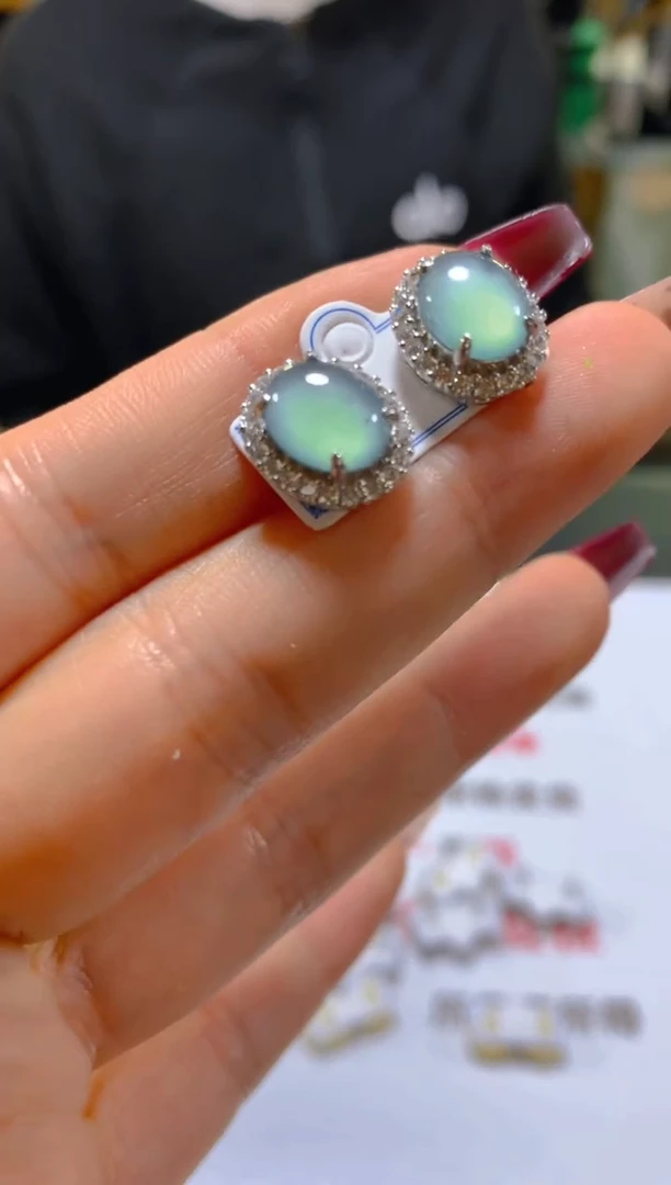 未镶嵌翡翠耳饰多样性发一