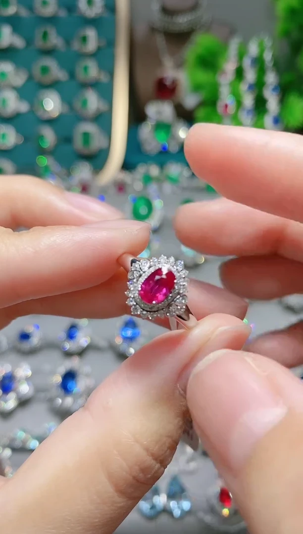 18K金镶嵌18K金戒指红宝石.