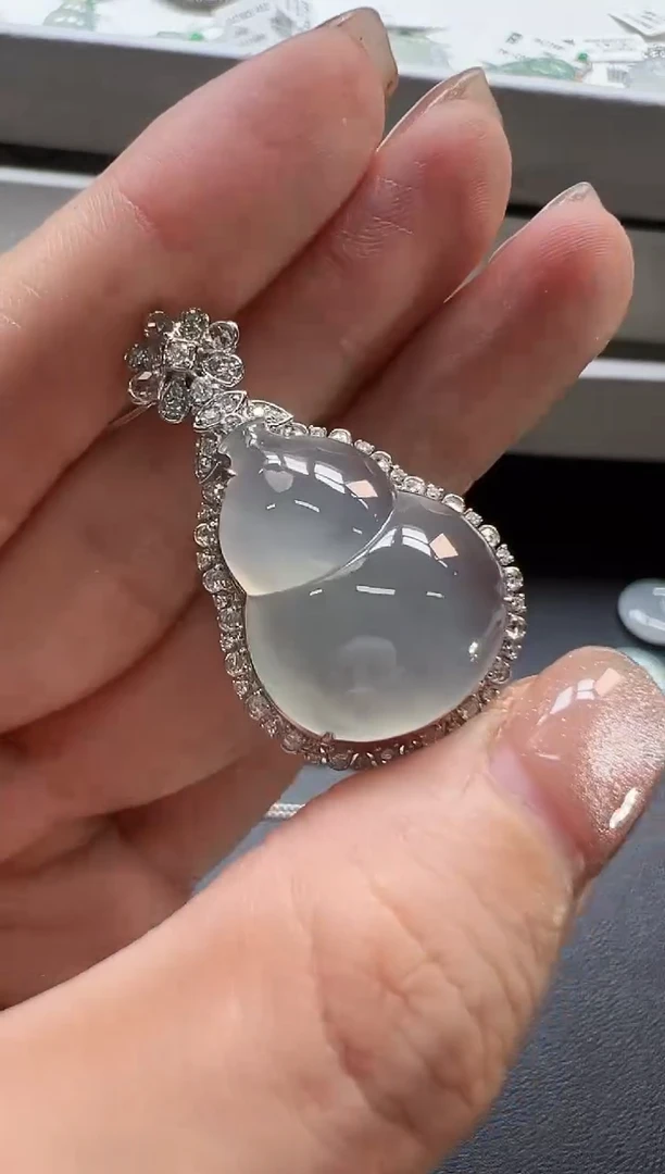 颈饰18K金镶嵌翡翠KDF1030-090