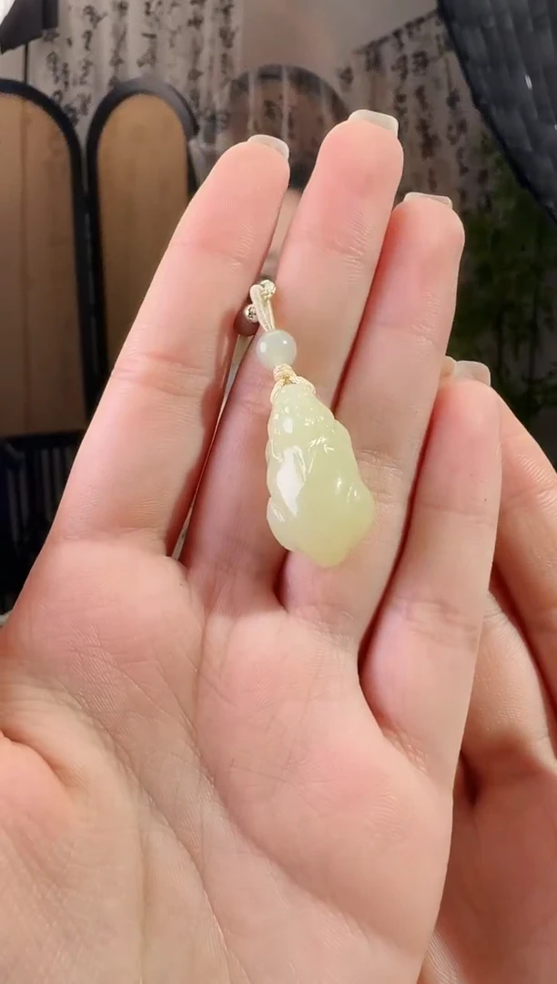 和田玉未镶嵌颈饰貔貅 p