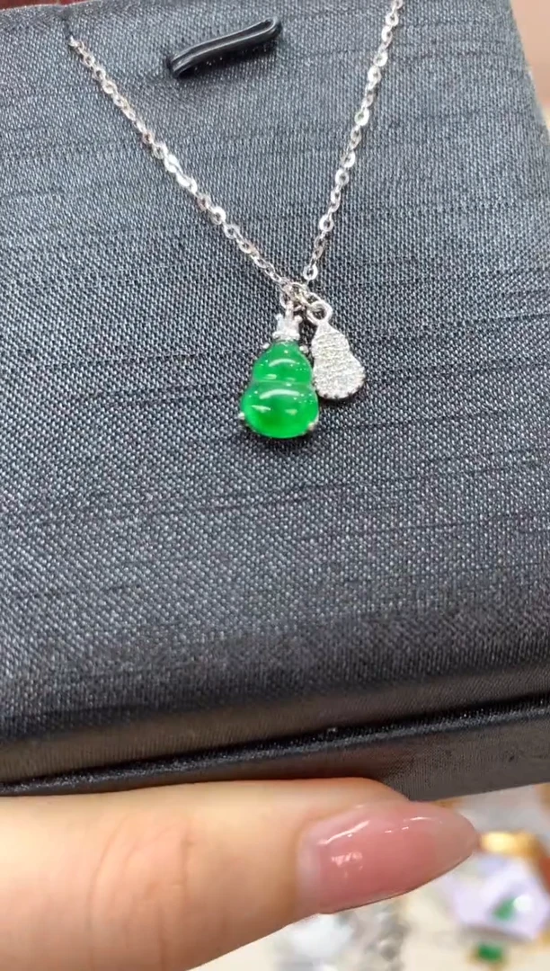 套链未镶嵌翡翠葫芦