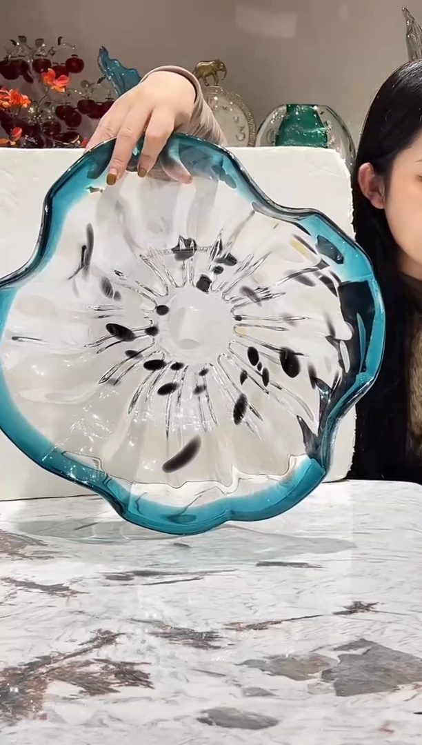 蓝色荷叶琉璃小果盘