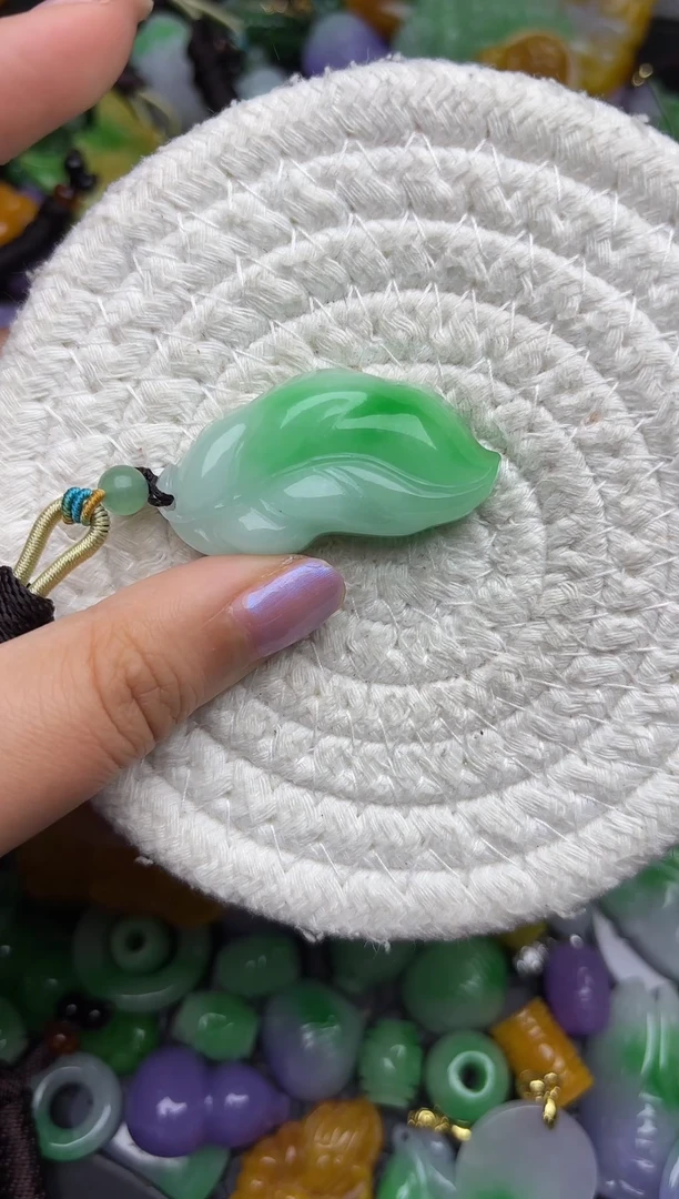 颈饰未镶嵌翡翠缅甸翡翠吊坠