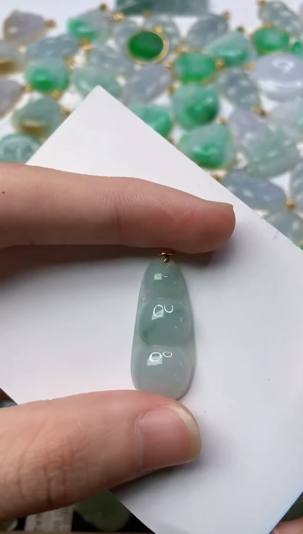 【闪购商品】翡翠颈饰18K金镶嵌6..........