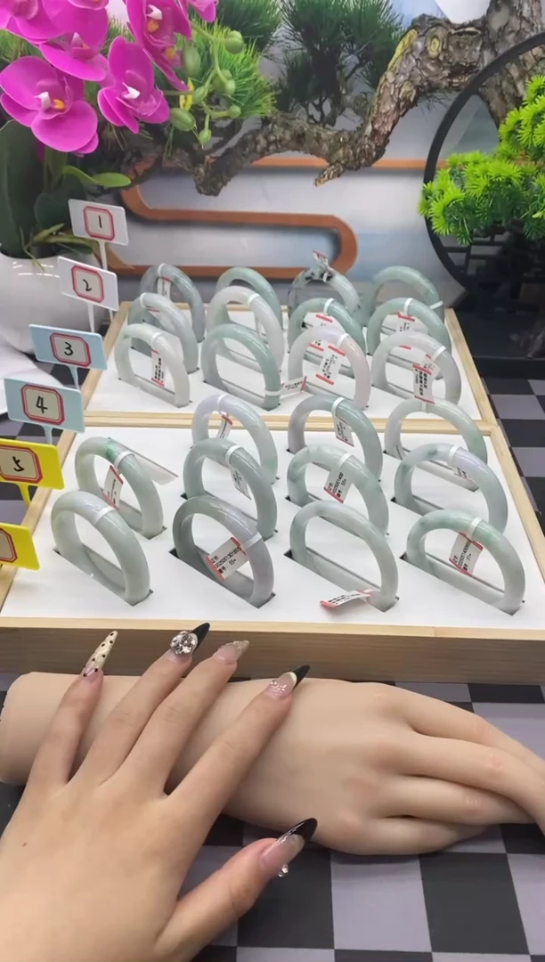 翡翠手镯未镶嵌缅甸A货