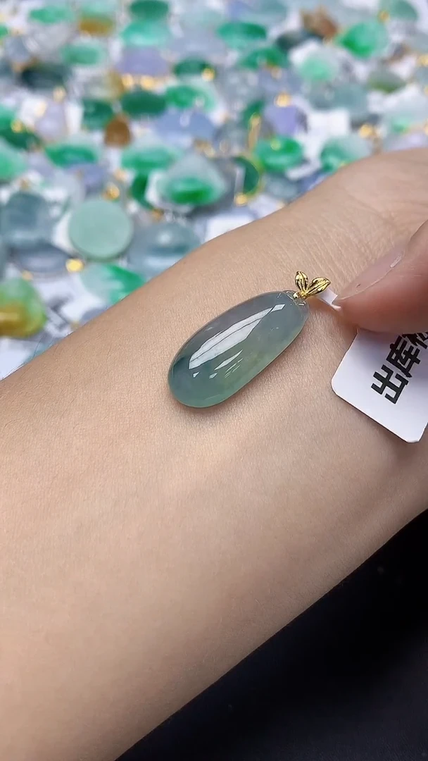 翡翠18K金镶嵌颈饰天然缅甸a货翡翠