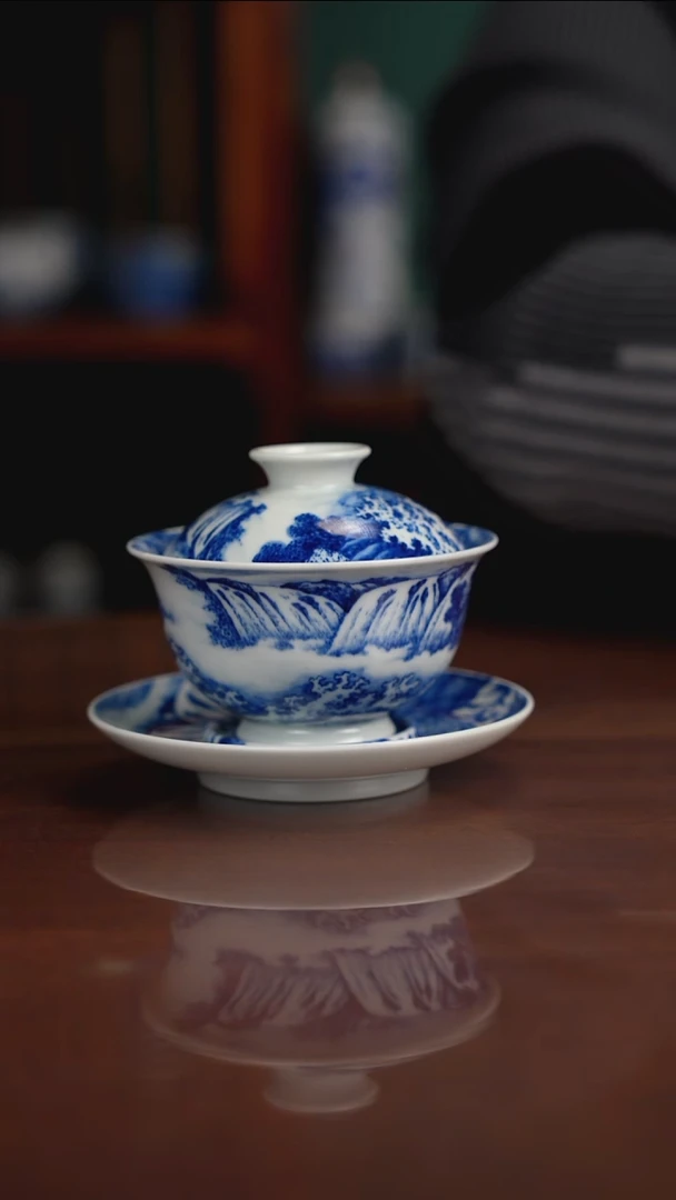 晓月窑青花山水盖碗