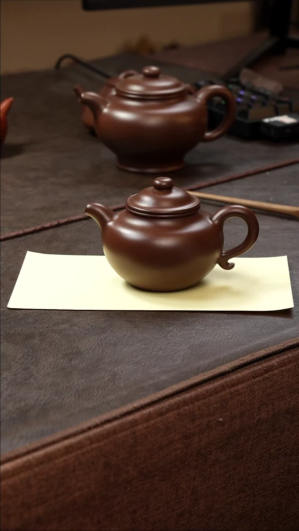 茶壶紫砂壶·20老紫泥莲子210cc