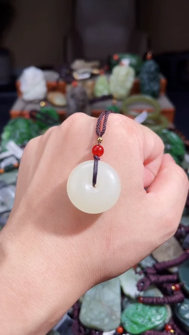 和田玉未镶嵌颈饰拍一发一